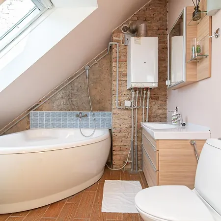 Butas Spacious 2-bedroom With Sauna In Old Town By Urban Rent *