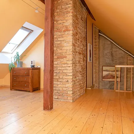 Spacious 2-bedroom With Sauna In Old Town By Urban Rent Butas