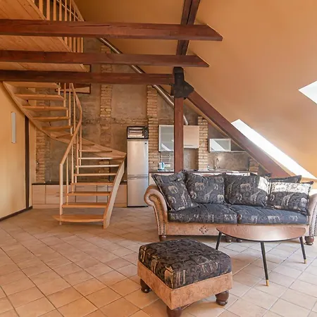Spacious 2-bedroom With Sauna In Old Town By Urban Rent Apartment