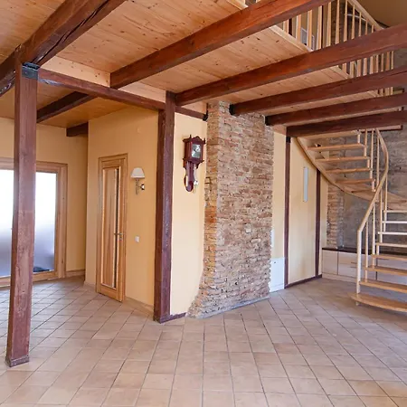 Spacious 2-bedroom With Sauna In Old Town By Urban Rent Вільнюс