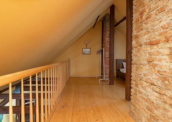 Апартаменти Spacious 2-bedroom With Sauna In Old Town By Urban Rent Вільнюс